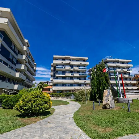 Giardino Terrazzo Fronte Mare Posto Auto Appartement Marina dʼAndora