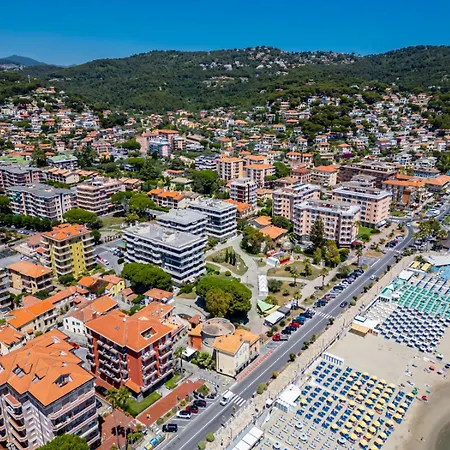 Giardino Terrazzo Fronte Mare Posto Auto Appartement