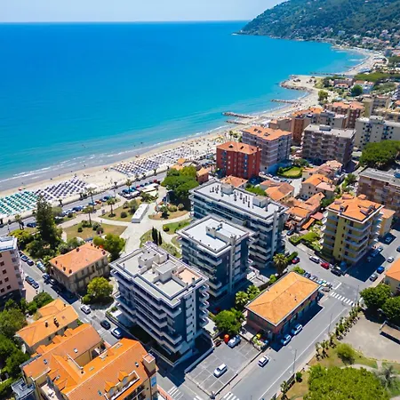 Giardino Terrazzo Fronte Mare Posto Auto